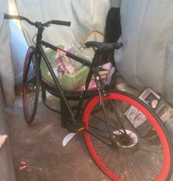 Fixie bike free wheel with brakes no air but it’s in good condition everything works great