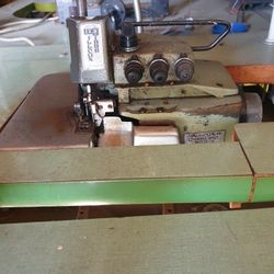Maquina De Overlok 5 Hilos