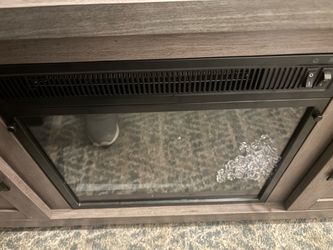 🔥 Electric fireplace 🗄️ Multiple storage cabinets 🏡 Farmhouse/rustic style 📺 Great for a large-screen TV ✨ Good used condition