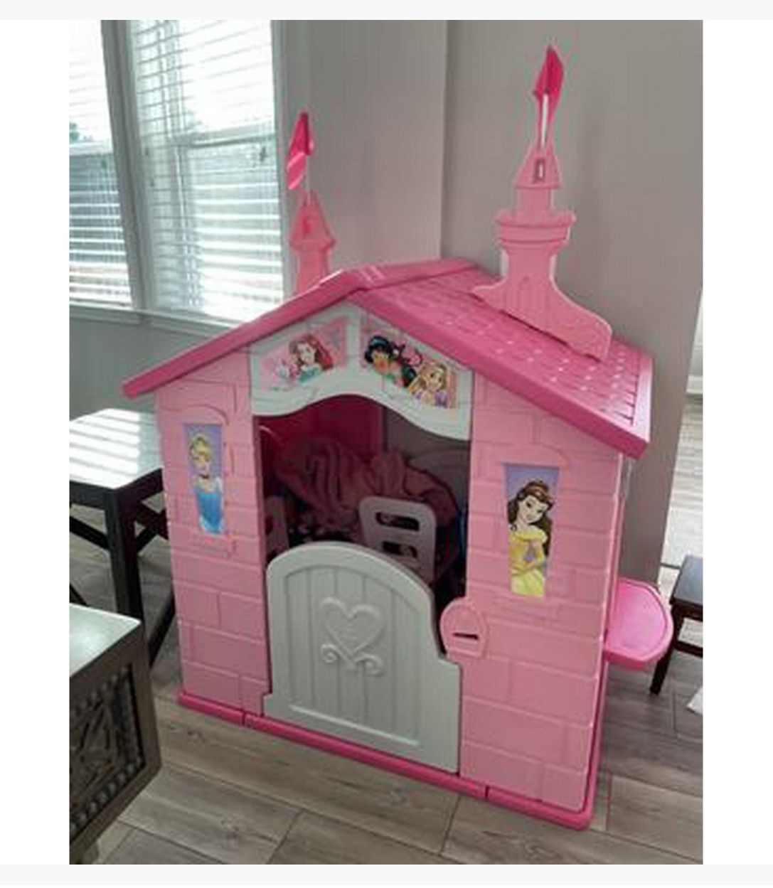 Princess Plastic Indoor,Outdoor Playhouse with Easy Assembly, New in Box