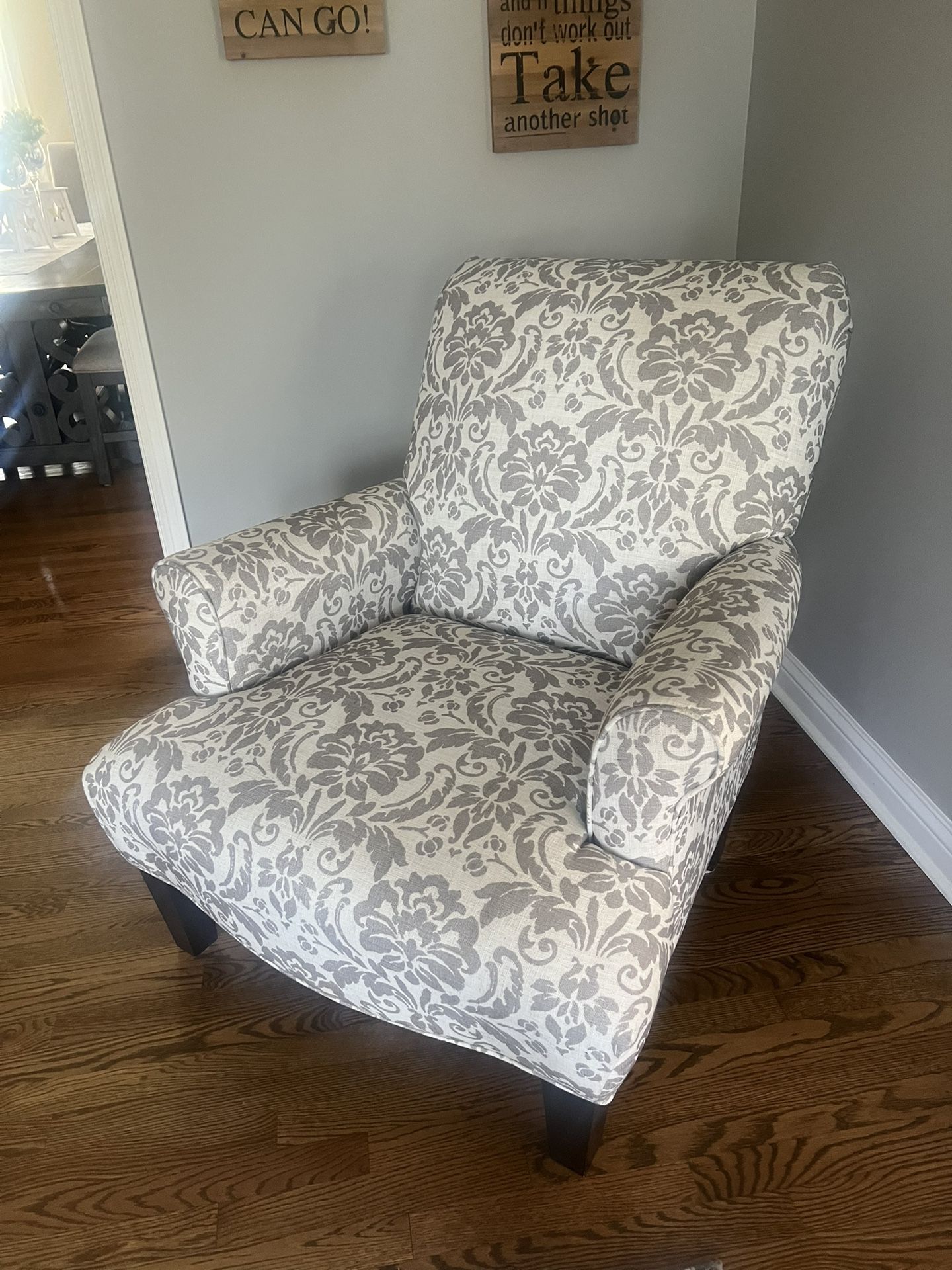 Accent chair