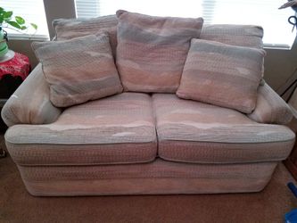 Loveseat And Pillows (No Rips) Southwest Design 
