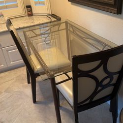 Dinning Table & Chairs
