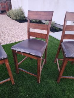 Free bar stools