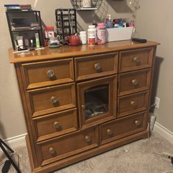 Dresser Set With Table And Chair 