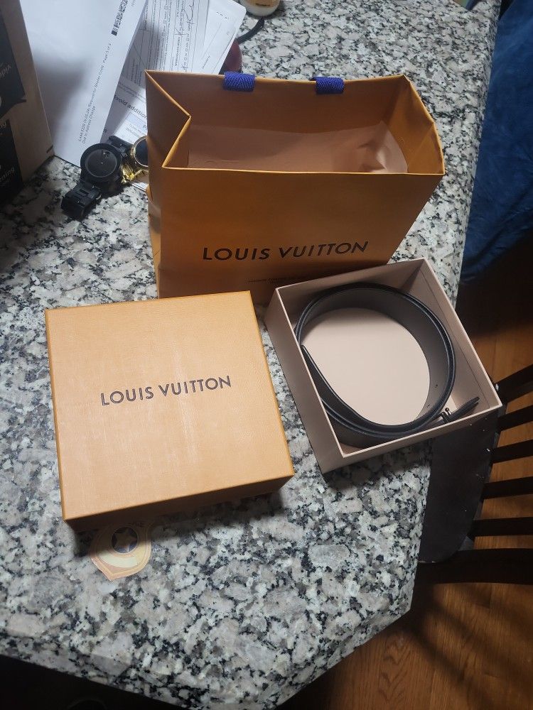 Authentic Men's Louis Vuitton Belt , Size 38