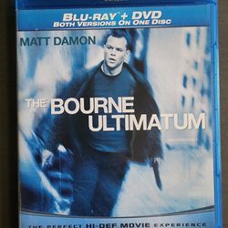 The Bourne Ultimatum Blu Ray (Case Cracked, Digital Code Not Included)