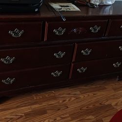7-drawer Dresser