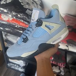 Jordan 4 Retro University Blue