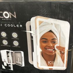 Icon Beauty LED Mirror Door 6.75in. Mini Cooler, 4-Liter Compact Mini Fridge with Touch-Control LED Light and Standard Door, New