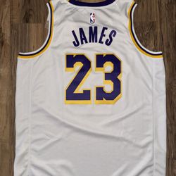 New Men’s Size Large LA Lakers LeBron James Nike Jersey 