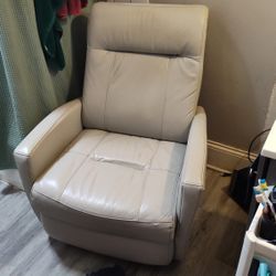 Leather Swivel Chair 