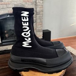 New! Men’s Alexander McQueen graffiti Tread sock sneaker boot. Size 13.5(46.5) Retail $990. 100% Authentic with box and dust bag. Brand new worn. 