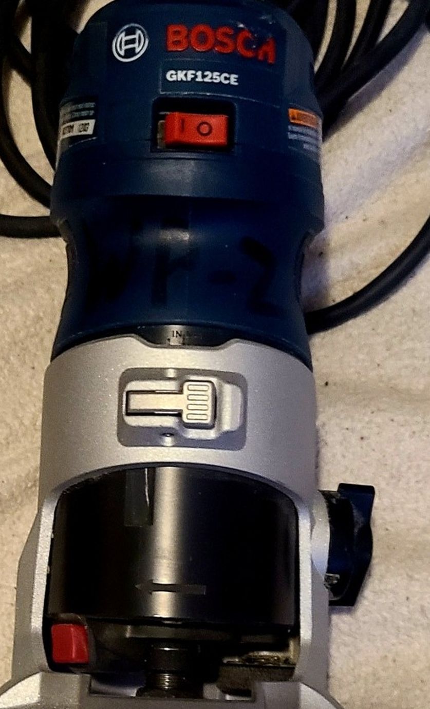Bosch 1.25 HP Variable Speed Palm Router w/LED, Model #GKF125CE