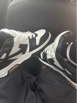 Off whites black/white