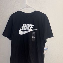 Nike T-Shirt Small And Medium Mens
