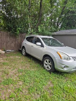 2011 nissan rogue sv