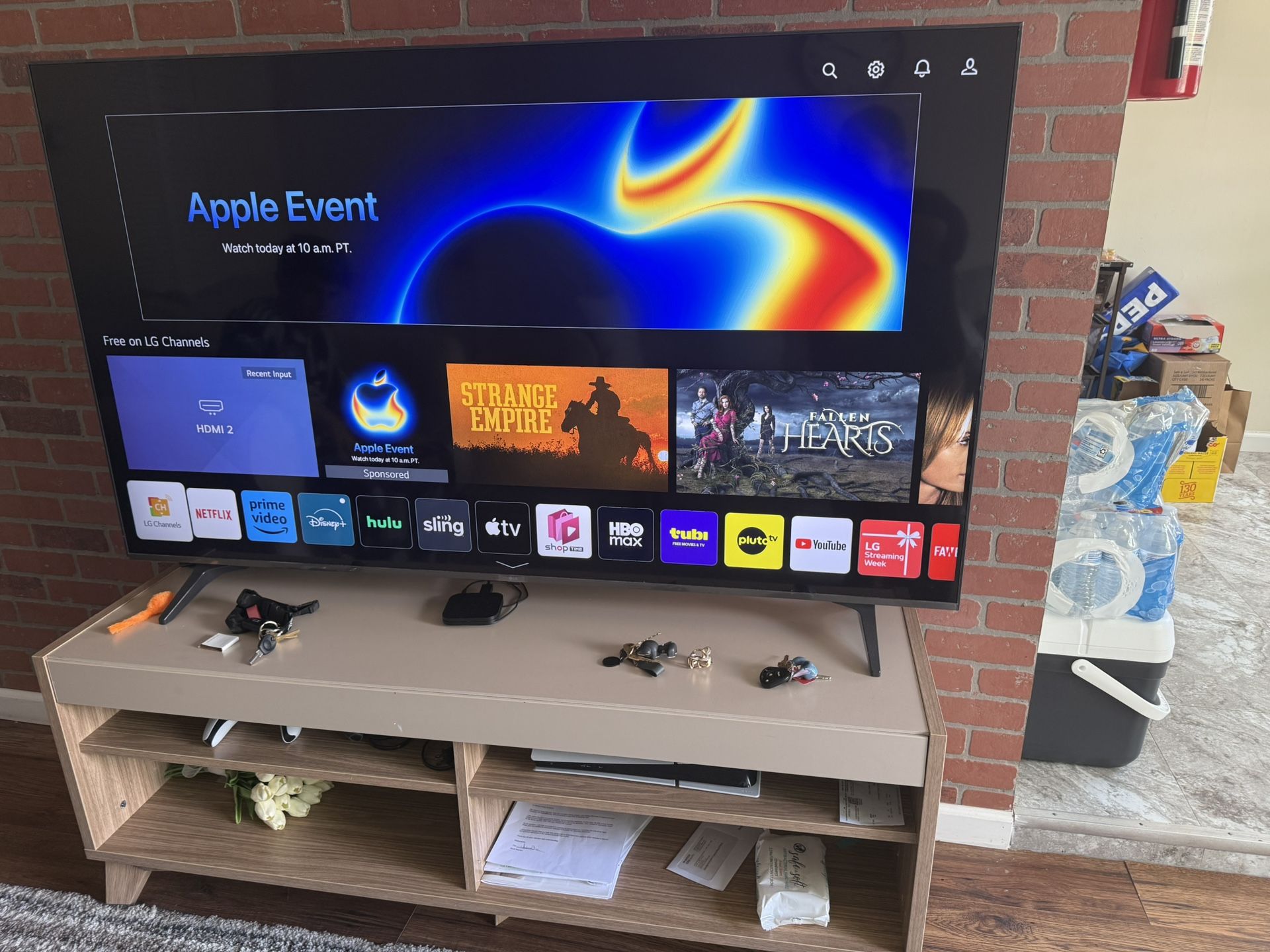 LG 65 inc TV