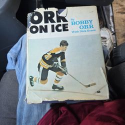 Original  BOBBY ORR ON ICE AUTOGRAPHED 