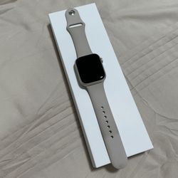 Apple Watch Serie 9 45 mm GPS Excellent Condition 