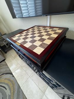 Grand Master, silver and bronze metal Staunton storage chest set Kasparov Grand Master, silver and bronze metal Staunton storage chest set