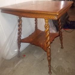 Table Antique 