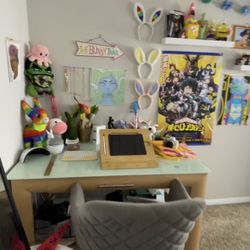 Light Green glass And wood desk