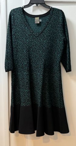 Green Sweater Dress - Animal Print - Fit & flare