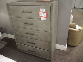 Aspen Home Platinum 5 Drawer Chest - Gray | Dresser | Tallboy