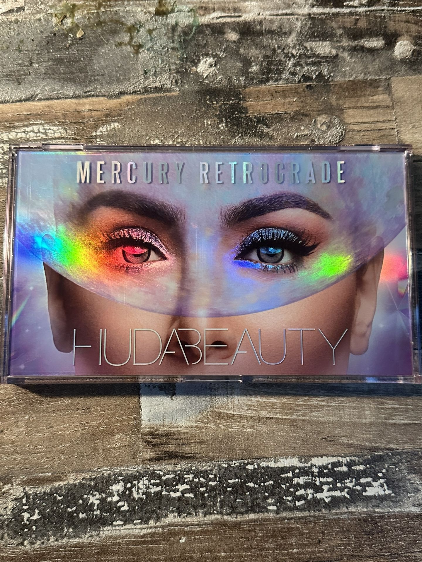 Mercury Retrograde Eyeshadow by HUDA BEAUTY