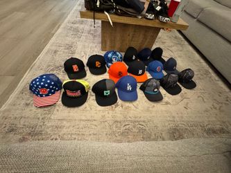 Mixed Lot of Snapback and Fitted Hats