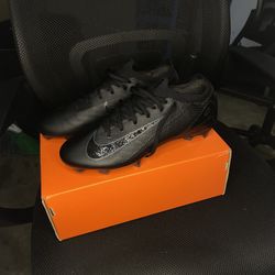 Black Mercurial Cleats Pro