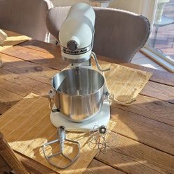 Kitchen Aid Stand Mixer With Bowl Wisk And Blade 