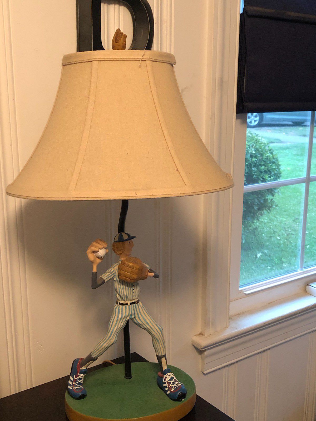 Kid's baseball lamp