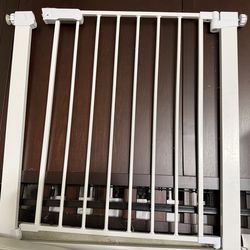 Baby safety gate