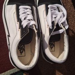 BRAND NEW UNISEX VANS