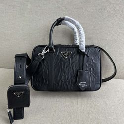 Fashionable Shoulder Bag 