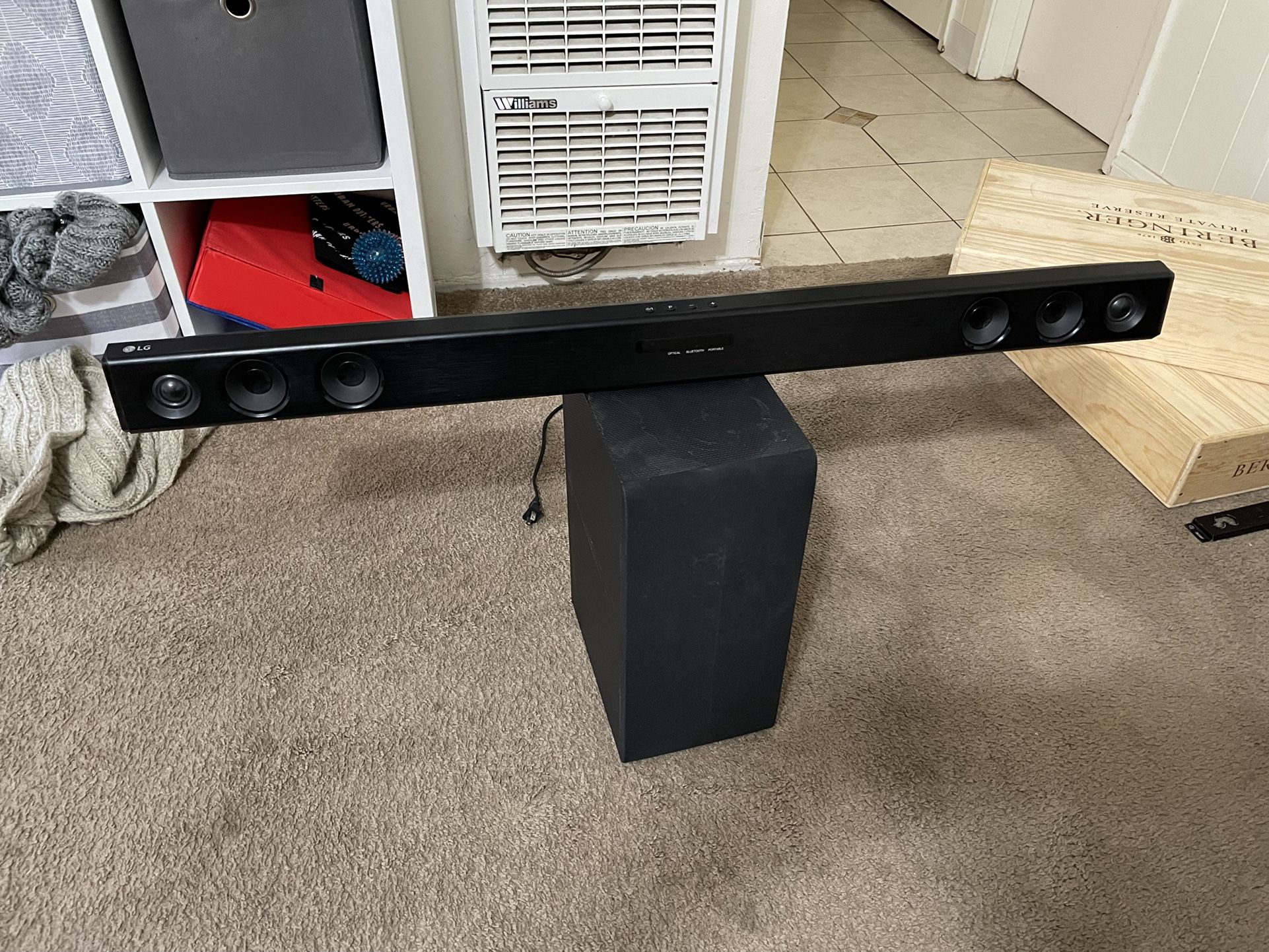 Lg Sound Bar And Wireless Subwoofer 