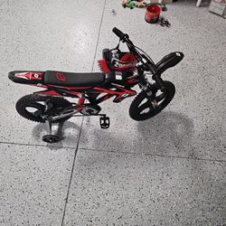 Bicycle with helmet and training wheels