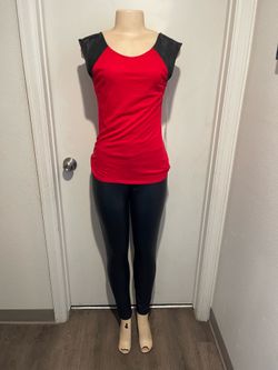 New women’s 2 piece set size S/M