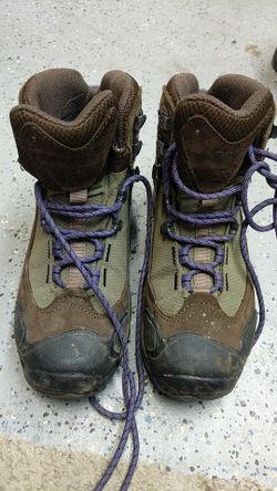 Women's size 7 hiking boots