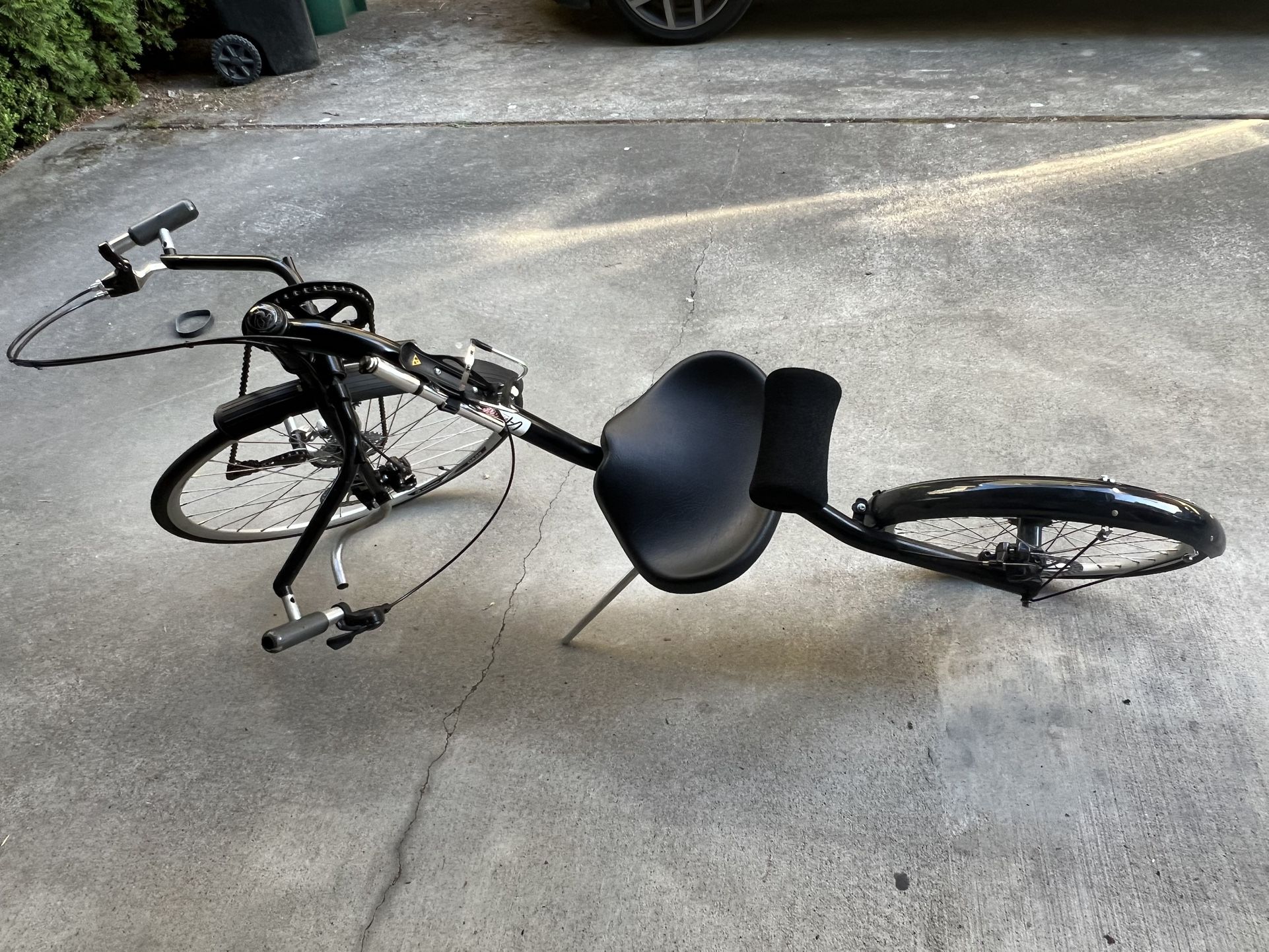 Arm-powered Recumbent Varna Cycle