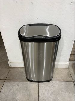 Stainless steel sensor trash can