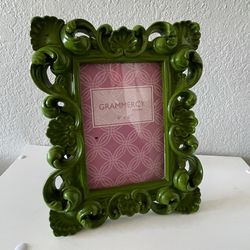 Grammercy Studio, Green Baroque Style High Gloss Picture Frame, NWT, F:7x9 P:4x6