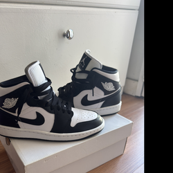 Wmns Air Jordan 1 Mid
