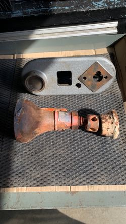 Screw Jack & Unknown Cast Iron Machine Part