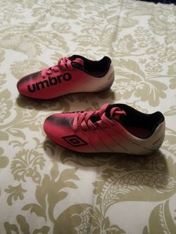 Youth soccer cleats size 12