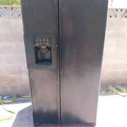 Refrigerator 