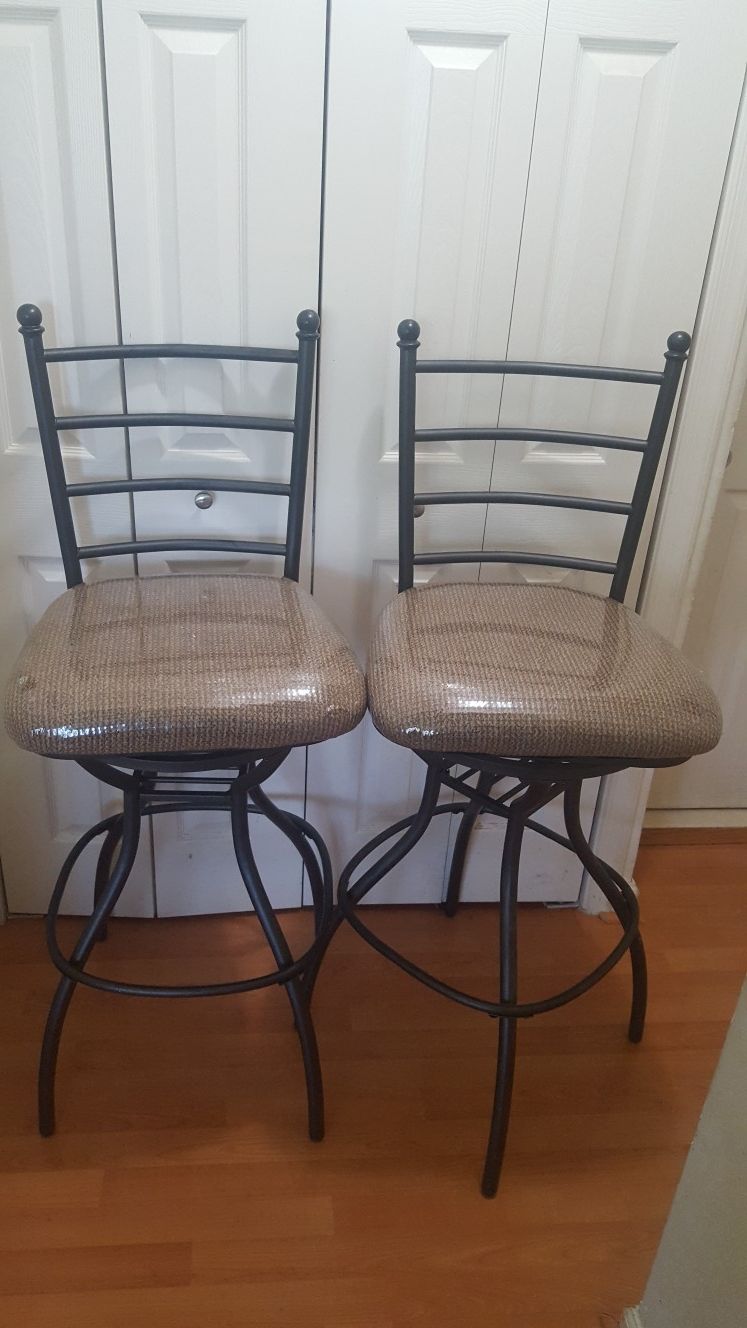 Set of 4 BRAND NEW bar stool chairs