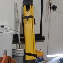 SitePro WDF20-DCB Wood and Fiberglass Tripod - Heavy Duty - Dual Clamp 42 to 72-inches Extended
Brand : SitePro